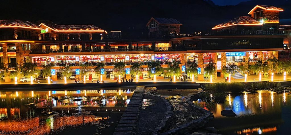 苍溪四季酒店夜景