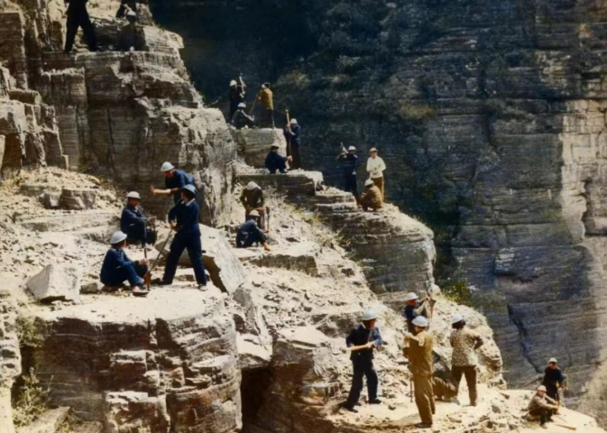 红旗渠 | 从1959的秋天出发，抵达这个秋天的奇迹！